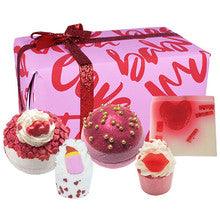 BOMB COSMETICS Date Night Set 1 pcs